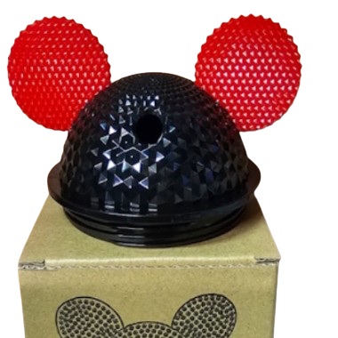 Studded mouse ear lid